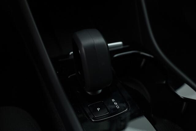 Volvo XC40 Single Motor Core 69 kWh | Camera | Cruise Ctrl. | Stoel- Stuurverw. | NAV+ CarPlay | All Seasons |