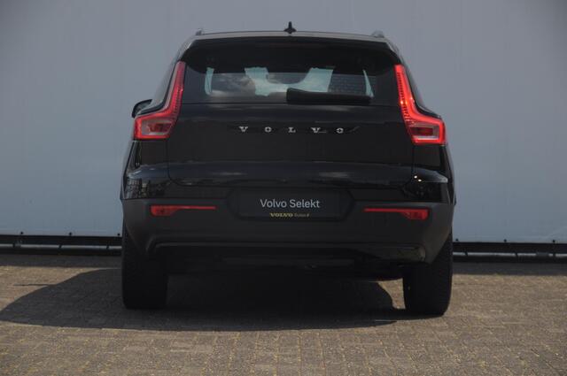 Volvo XC40 T4 211PK Automaat Recharge R-Design / Adaptieve cruise control / BLIS / stoel - en stuurwielverwarming / Elektrische achterklep / Parkeersensoren met camera / Apple carplay / All season banden