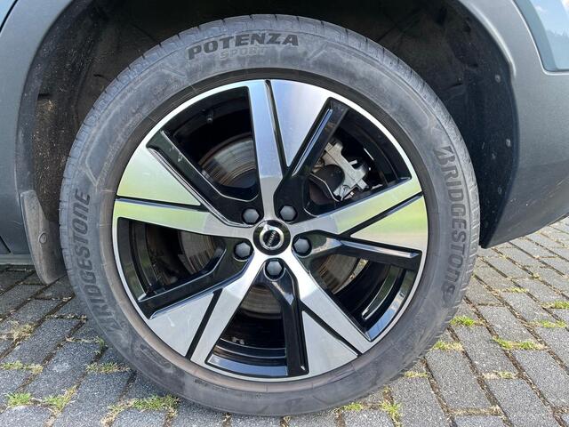 Volvo XC40 Recharge P8 AWD R-Design | Rijklaar incl 12 mnd Bovag | SOH 92% Keyless Trekhaak Parkeersensoren voor Camera