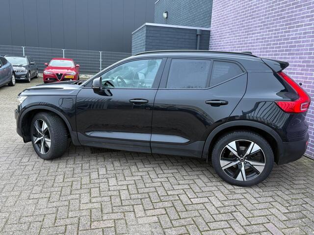 Volvo XC40 1.5 T5 Recharge R-Design | Trekhaak | Schuif/Kanteldak | Stoel/Stuurverwarming | Parkeercamera | Apple Carplay/Android Auto | Dealeronderhouden |