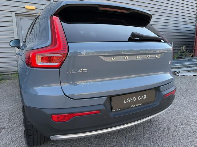 Volvo XC40 1.5 T3 Momentum Pro / Achteruitrijcamera / Panoramadak / Trekhaak /