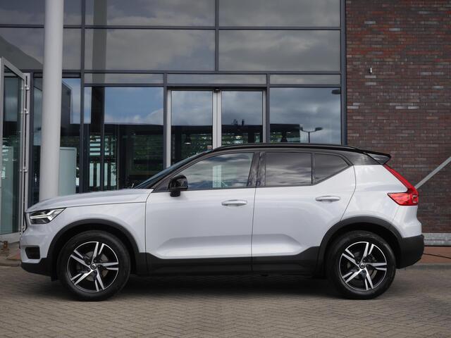 Volvo XC40 1.5 T3 Momentum Business | Zwart dak | Navigatie | Adaptieve Cruise control | Camera | Elektrische achterklep | Elektrisch verstelbare stoelen met geheugen