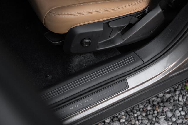 Volvo XC40 1.5 T5 Twin Engine Inscription | Harman/Kardon | Pano | 360gr.