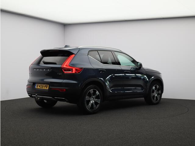 Volvo XC40 1.5 T3 Inscription / Trekhaak / Stoelverwarming /Harman Kardon Audio / Cruise Control / Achteruitrijcamera / Leder / All Season Banden
