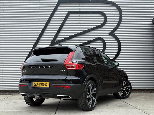 Volvo XC40 2.0 T5 AWD R-Design Intro Edition 1e Eigenaar|Pano|H&K|Camera|Trekhaak|Adap Cruise|Stuur+Stoel verw V+A|Carplay|Elek Achterklep|PDC V+A|N.A.P|APK tot 04-2027