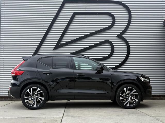 Volvo XC40 2.0 T5 AWD R-Design Intro Edition 1e Eigenaar|Pano|H&K|Camera|Trekhaak|Adap Cruise|Stuur+Stoel verw V+A|Carplay|Elek Achterklep|PDC V+A|N.A.P|APK tot 04-2027