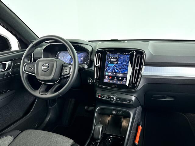 Volvo XC40 B4 Plus Dark | Parkeercamera | Harman Kardon | Stoel- en stuurverwarming | Trekhaak
