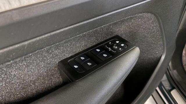 Volvo XC40 T4 PHEV Inscription Aut. | Trekhaak | Harman/Kardon | 1e eigenaar