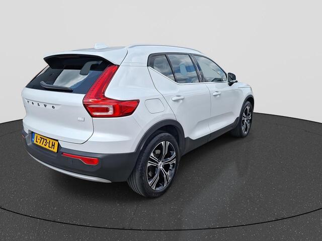 Volvo XC40 1.5 T5 Recharge Business Pro | NL-Auto | Automaat | Plug-In Hybride | Navigatie | 360 Graden Camera | Climate Control | Adaptieve Cruise Control | Stuurwiel en Stoel Verwarming | Elektrische Achterklep | Trekhaak Elektrisch Wegklapbaar | 1e Eigenaar |