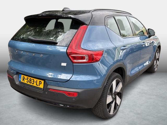 Volvo XC40 Recharge Plus 70 kWh | Adaptieve Cruise Control | Dodehoek Detectie | Stoel en Stuurverwarming | 20" | Nubuck Bekleding |