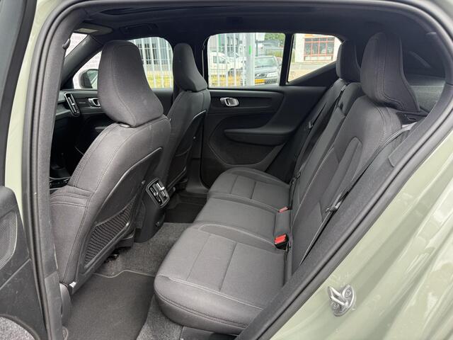 Volvo XC40 Single Motor Extended Range Ultimate 82 kWh | SOH:96% | Trekhaak | Adaptive Cruise | Schuif/kantel panoramadak | Stoel/stuur verwarming | Power Seats | Memory | DAB | Harman/Kardon |