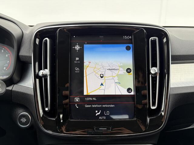 Volvo XC40 1.5 T3 Momentum Pro / Trekhaak ( 1600 kg ) / Navigatiesysteem full map + hard disk / Airco (automatisch) /
