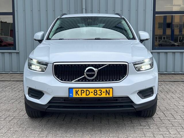 Volvo XC40 1.5 T2 Momentum - Camera achter - Stoelverwarming - Stuurverwarming - Cruisecontrol - Reservewiel