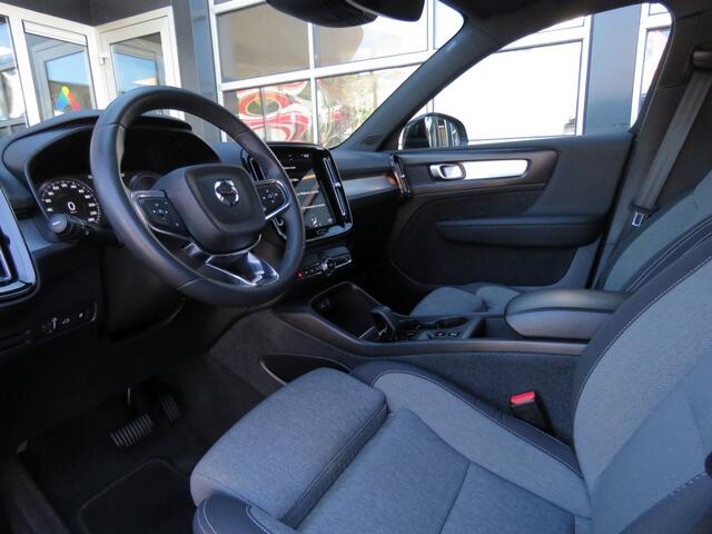 Volvo XC40 1.5 T4 Recharge CORE BRIGHT / Camera / Elec.klep / 18 Inch / Navi / BOVAG garantie