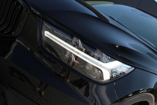 Volvo XC40 1.5 T4 Recharge R-Design Expression | Incl. 12 maanden garantie | Trekhaak | H&K audio | Schuif/kantel dak | Stoelverwarming | Stuurverwarming | Dodehoek detectie | Cruise control | Climate control | 21" velgen | Apple carplay/Android auto | Navigatie | A