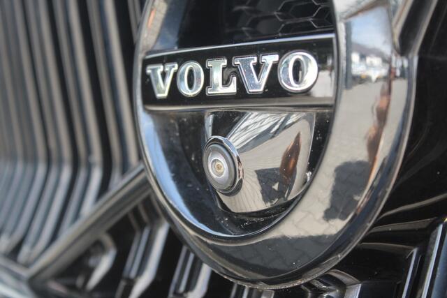Volvo XC40 1.5 T4 Recharge R-Design Expression | Incl. 12 maanden garantie | Trekhaak | H&K audio | Schuif/kantel dak | Stoelverwarming | Stuurverwarming | Dodehoek detectie | Cruise control | Climate control | 21" velgen | Apple carplay/Android auto | Navigatie | A