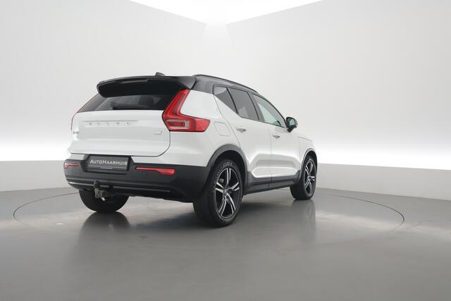 Volvo XC40 1.5 T5 Recharge R-Design | RIJKLAAR !! | Adapt. Cruise | Trekhaak | Leder | Camera | Stoel- Stuurverw. | Harman Kardon | Apple CarPlay
