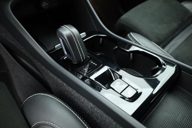 Volvo XC40 1.5 T5 Recharge R-Design | RIJKLAAR !! | Adapt. Cruise | Trekhaak | Leder | Camera | Stoel- Stuurverw. | Harman Kardon | Apple CarPlay