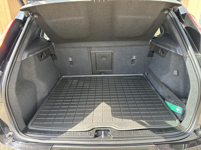 Volvo XC40 T4 Momentum Pro