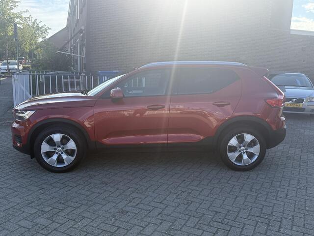 Volvo XC40 2.0 T4 AWD Momentum Pro