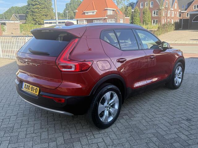Volvo XC40 2.0 T4 AWD Momentum Pro