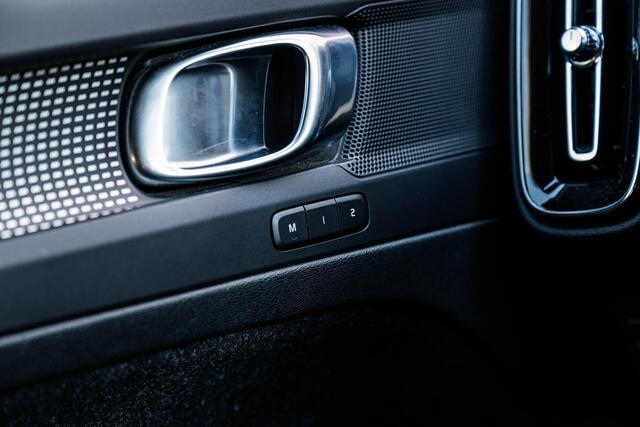 Volvo XC40 1.5 T5 Twin Engine R-Design | Plug-in Hybrid (PHEV) | Achteruitrijcamera | Parkeersensoren | Panoramadak | Keyless Entry | Elektrische Achterklep | Navigatie | Elektrisch Verstelbare Voorstoelen | Stoelverwarming