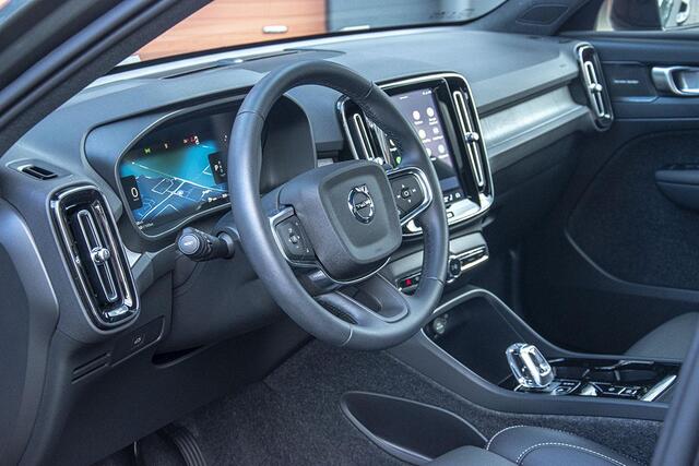 Volvo XC40 2.0 B3 ULTRA DARK PANO / 360 CAMERA