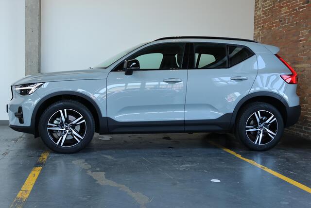 Volvo XC40 B4 Plus Dark | Elektrisch Verstelbare Voorstoelen | Stoel + Stuurverwarming | Pilot Assist | Google Infotainment | Dodehoekwaarschuwing | Semi-Elektrische Trekhaak |