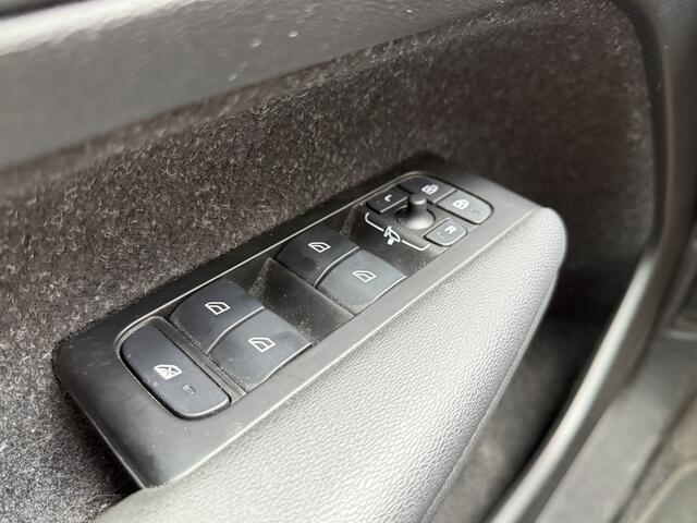 Volvo XC40 BWJ 2021 Recharge 408 PK P8 AWD R-Design FULL LED | HALF LEDER | ADAPTIVE CRUISE | STOEL + STUURVERW. | CAMERA | ELEKTR. ACHTERKLEP | NAVI | CLIMA | CARPLAY + ANDROID | LMV | PDC