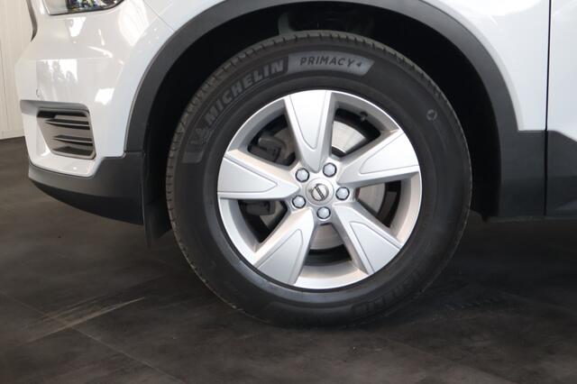 Volvo XC40 1.5 T2 Momentum | Climate Pack | Carplay | Navigatie | LED