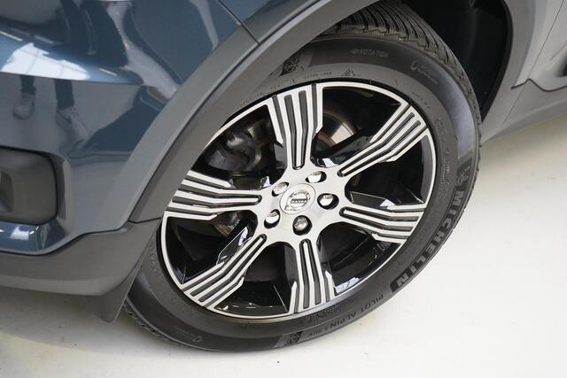 Volvo XC40 1.5 T2 Core | HK Sound | 360 camera | Sportstoelen | Navigatie | Keyless