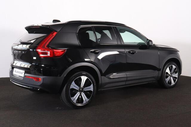 Volvo XC40 Recharge Plus 70 kWh - IntelliSafe Assist & Surround - Parkeercamera achter - Verwarmde voorstoelen & stuur - Parkeersensoren voor & achter - Draadloze tel. lader - Extra getint glas - 19' LMV