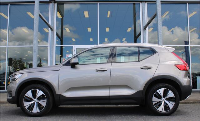 Volvo XC40 T2 130PK Automaat Business Pro | Pilot Assist | El. Achterklep | AppleCarplay | Verw. Stoelen & Stuurwiel | DAB |
