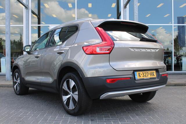 Volvo XC40 T2 130PK Automaat Business Pro | Pilot Assist | El. Achterklep | AppleCarplay | Verw. Stoelen & Stuurwiel | DAB |