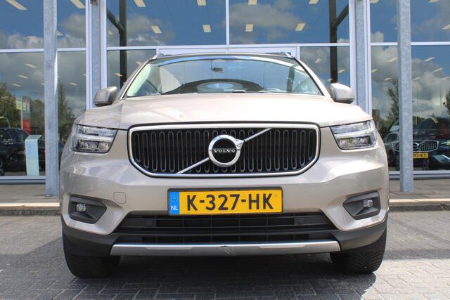 Volvo XC40 T2 130PK Automaat Business Pro | Pilot Assist | El. Achterklep | AppleCarplay | Verw. Stoelen & Stuurwiel | DAB |