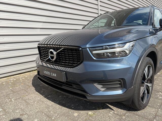 Volvo XC40 1.5 T4 Recharge R-Design / Achteruitrijcamera / Stoel- en stuurverwarming / inklapbare trekhaak /