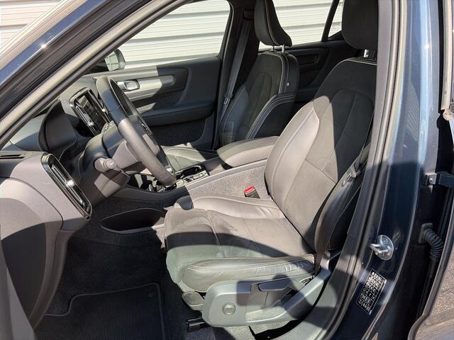 Volvo XC40 1.5 T4 Recharge R-Design / Achteruitrijcamera / Stoel- en stuurverwarming / inklapbare trekhaak /