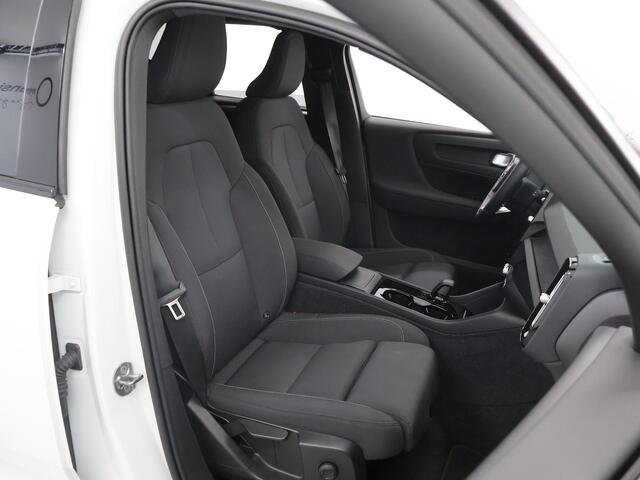 Volvo XC40 Recharge Core | SOH 95% | Apple CarPlay/Android Auto | Comfortstoelen | DAB | LED | Sportstuur | Volledig Digitaal Instrumentenpaneel | Navigatie |