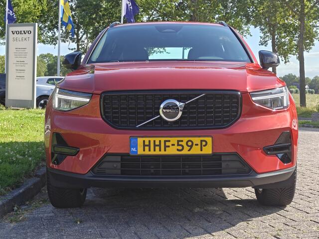 Volvo XC40 B4 211PK Plus Dark | BLIS | Trekhaak | H&K | Verwarm. Stoelen+Stuur | ACC | PDC V+A | Camera Achter |