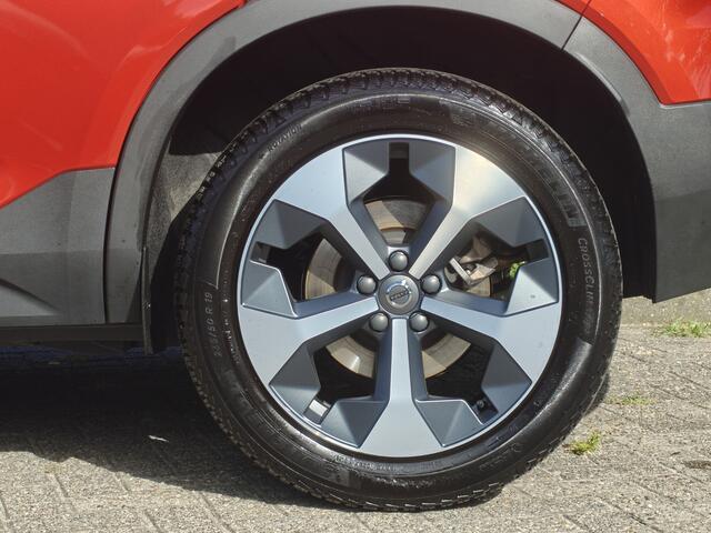 Volvo XC40 B4 211PK Plus Dark | BLIS | Trekhaak | H&K | Verwarm. Stoelen+Stuur | ACC | PDC V+A | Camera Achter |