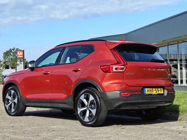 Volvo XC40 B4 211PK Plus Dark | BLIS | Trekhaak | H&K | Verwarm. Stoelen+Stuur | ACC | PDC V+A | Camera Achter |