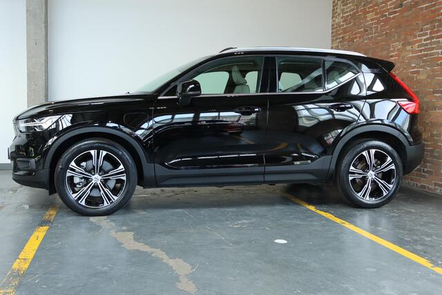 Volvo XC40 T5 Recharge Inscription | Adaptive Cruise Control | 360° Parkeercamera | Parkeersensoren voor + achter | Parkeerverwarming | Harman Kardon Premium Audio | Panoramadak | BLIS | Park Assist Pilot | Stoelverwarming |