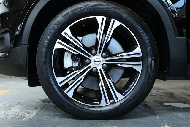 Volvo XC40 T5 Recharge Inscription | Adaptive Cruise Control | 360° Parkeercamera | Parkeersensoren voor + achter | Parkeerverwarming | Harman Kardon Premium Audio | Panoramadak | BLIS | Park Assist Pilot | Stoelverwarming |