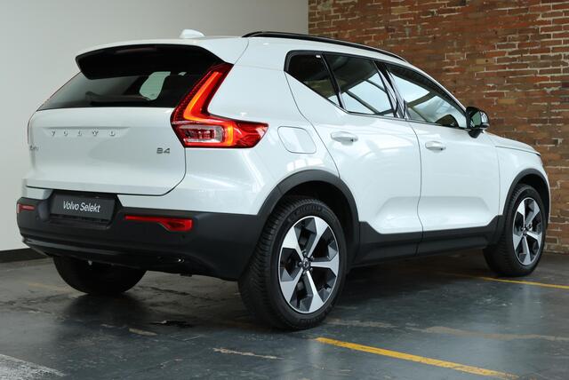Volvo XC40 2.0 B4 Plus Dark | Trekhaak Semi-elektrisch | Adaptieve Cruise Control | Pilot Assist | Google Infotainment | Verwarmbare voorstoelen | Verwarmbaar stuurwiel | Blind Spot Information System | Verwarmbare voorruit | Parkeercamera | Parkeersensoren voor + a