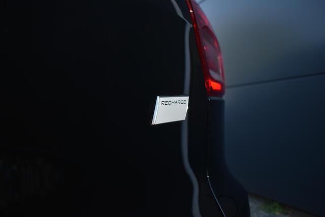 Volvo XC40 Recharge Core | Comfortstoelen | Stoelverwarming | Stuurwielverwarming | Draadloze telefoonlader | Adaptive Cruise Control | Parkeersensoren voor + achter | Parkeercamera |