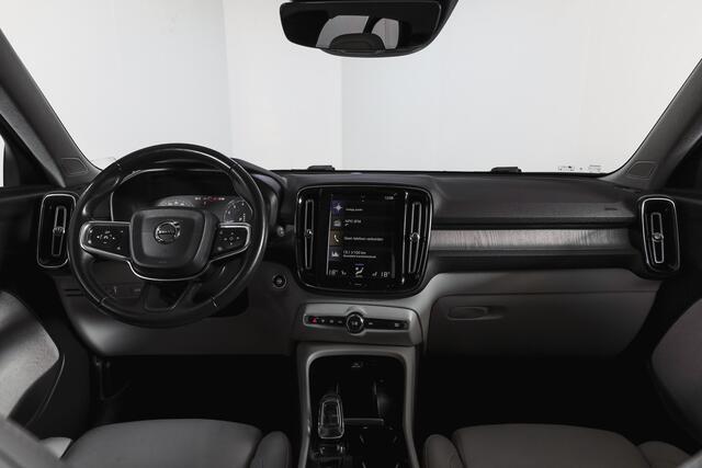 Volvo XC40 2.0 T4 190 PK Inscription Orig. NL | S/K-Panodak | Dig. Cockpit | Cruise | Winterpakket | Camera | NAV+App. Connect | ECC | Elek. Klep | Trekhaak | LM 19" |