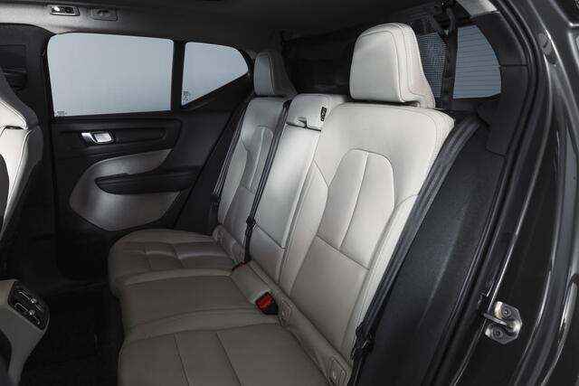 Volvo XC40 2.0 T4 190 PK Inscription Orig. NL | S/K-Panodak | Dig. Cockpit | Cruise | Winterpakket | Camera | NAV+App. Connect | ECC | Elek. Klep | Trekhaak | LM 19" |
