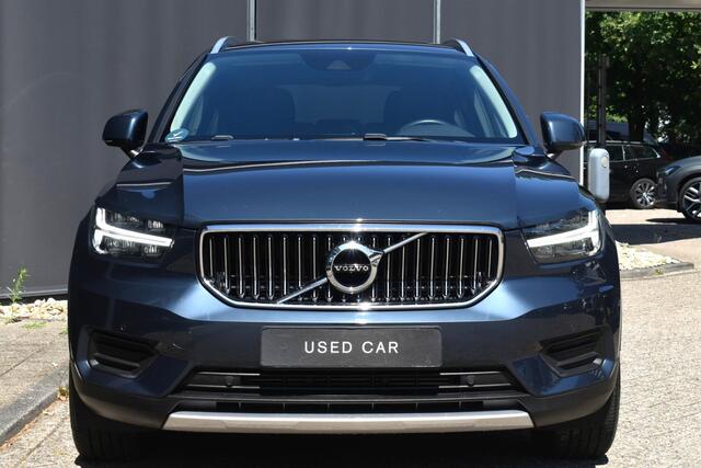Volvo XC40 T4 Recharge Inscription Expr. | Zwart lederen bekleding | Stoel-/ Stuurwielverwarming | Parkeercamera achter | BLIS | Adaptieve Cruise Control | Standkachel | Trekhaak | Draadloze Telefoonlader | Apple Carplay |