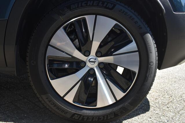 Volvo XC40 T4 Recharge Inscription Expr. | Zwart lederen bekleding | Stoel-/ Stuurwielverwarming | Parkeercamera achter | BLIS | Adaptieve Cruise Control | Standkachel | Trekhaak | Draadloze Telefoonlader | Apple Carplay |
