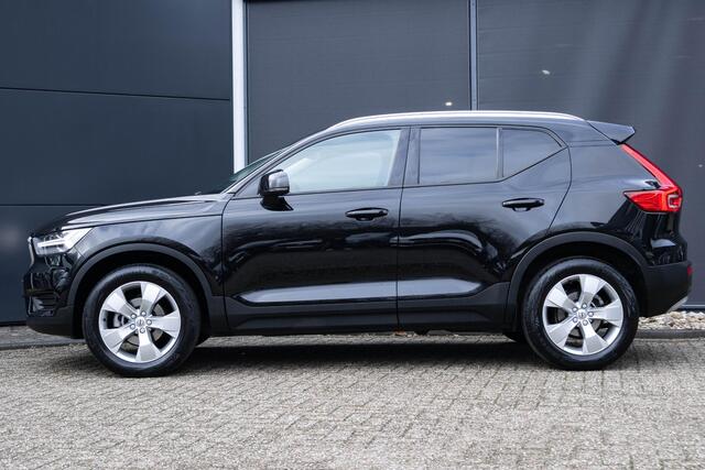 Volvo XC40 1.5 T3 Momentum Pro | Panoramisch Schuif-/Kanteldak | Verwarmde voorruit | Elektrische achterklep | Climate Control |